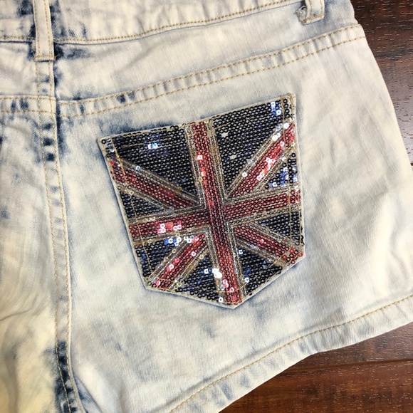 Light Acid Wash Factory Destroyed Sequin Shorts M - Picture 2 of 5